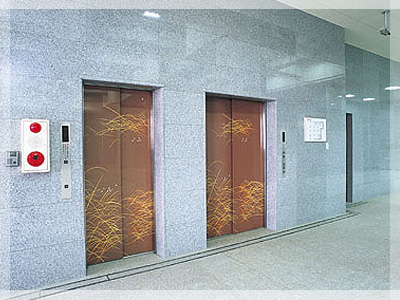 小豆沢墓苑のエレベーター